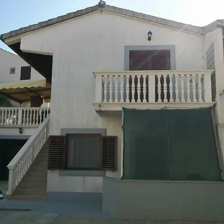Conte De Dominis Apartman Biograd na Moru